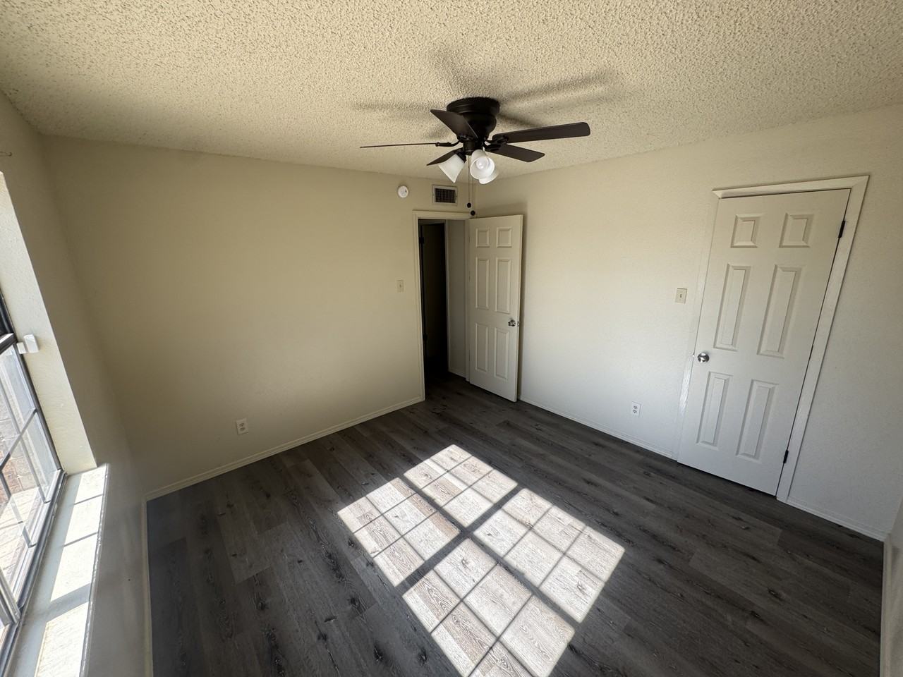 207 East 23rd Street - Photo 7 of 8