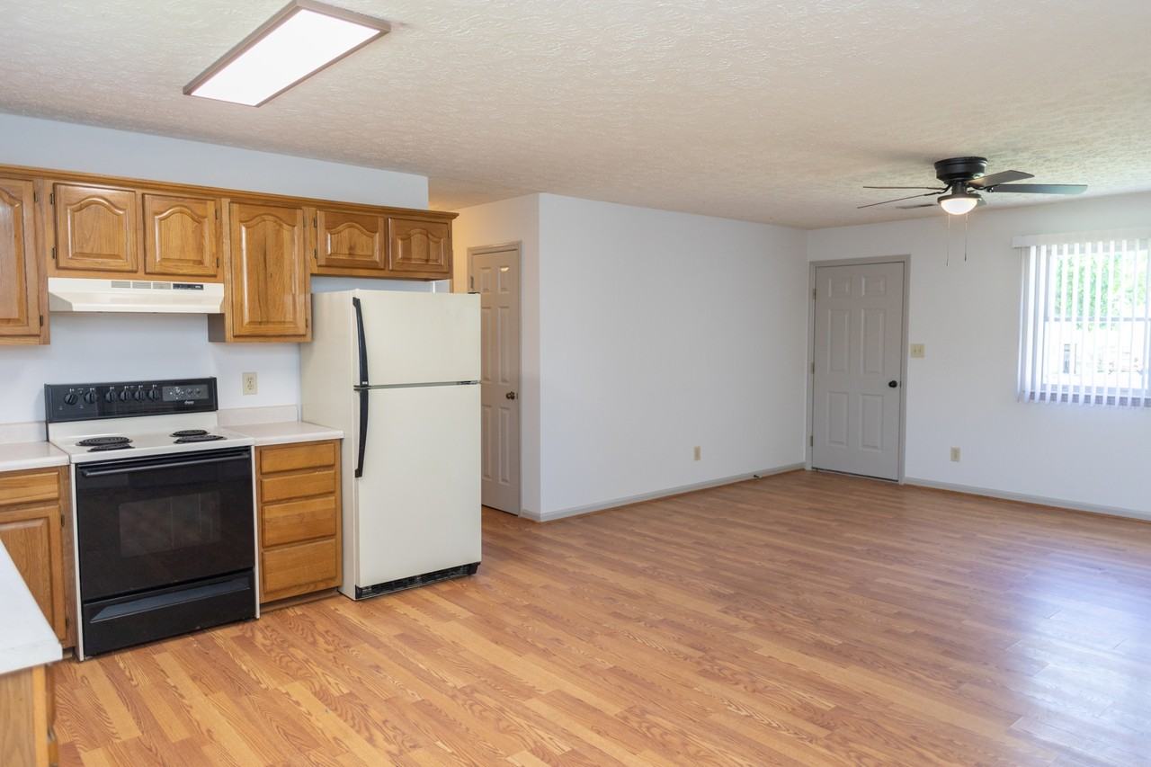 315- Hill N Dale - Photo 3 of 9