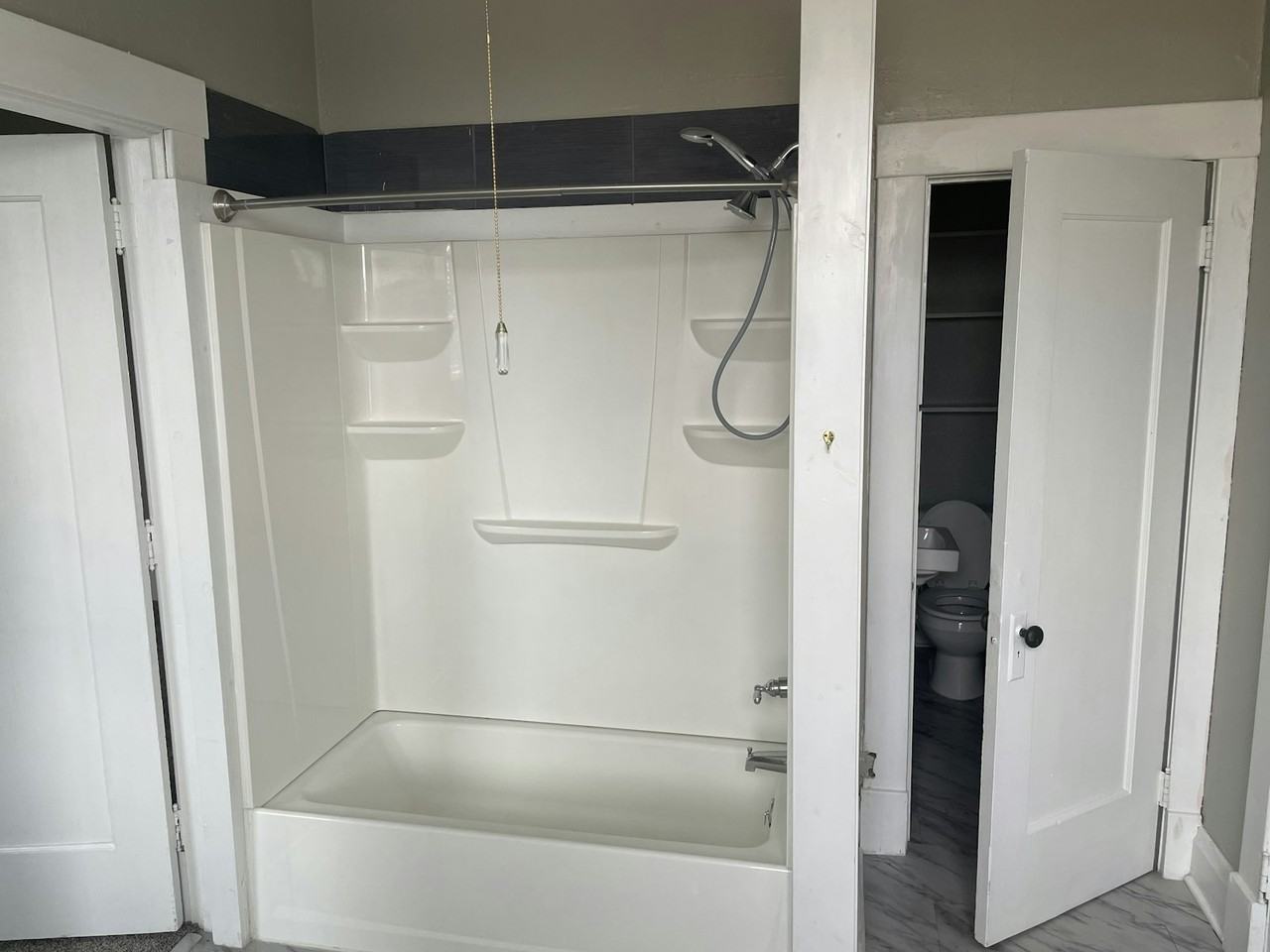 109 1/2 East 6th Street - Photo 7 of 9