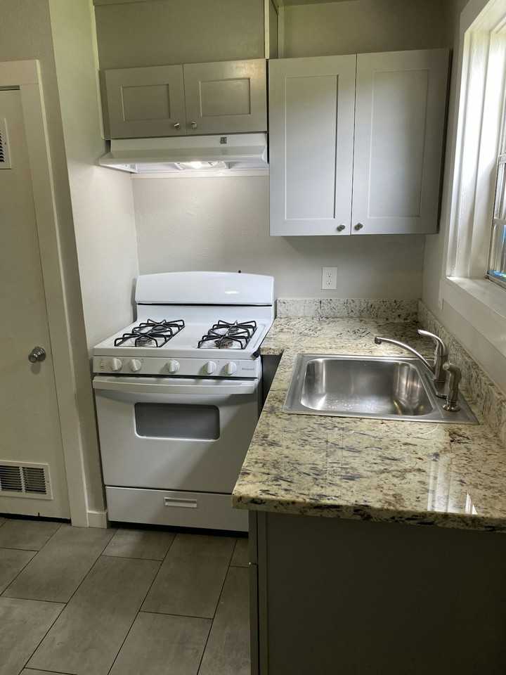 2754 Foster Street - Photo 4 of 10