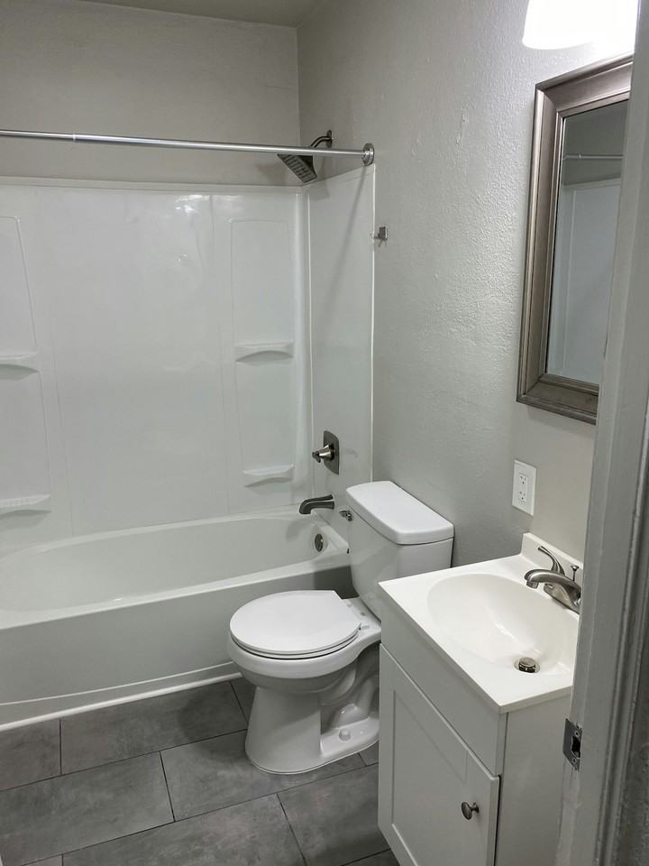 2754 Foster Street - Photo 6 of 10