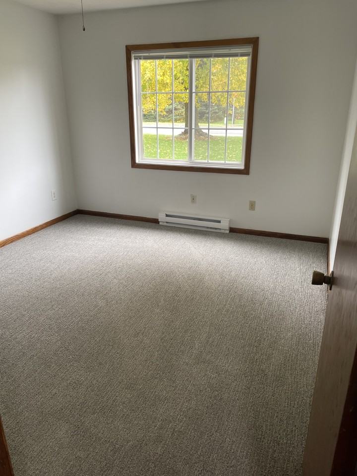 260 Buffalo Avenue North - Photo 3 of 4