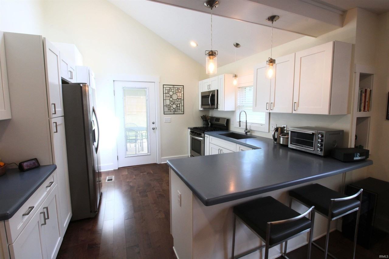 938 North Jackson Street - Photo 5 of 25