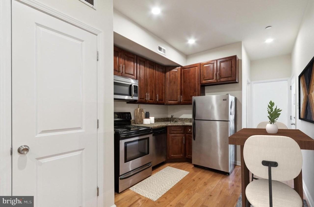 1518 Diamond Street - Photo 2 of 5