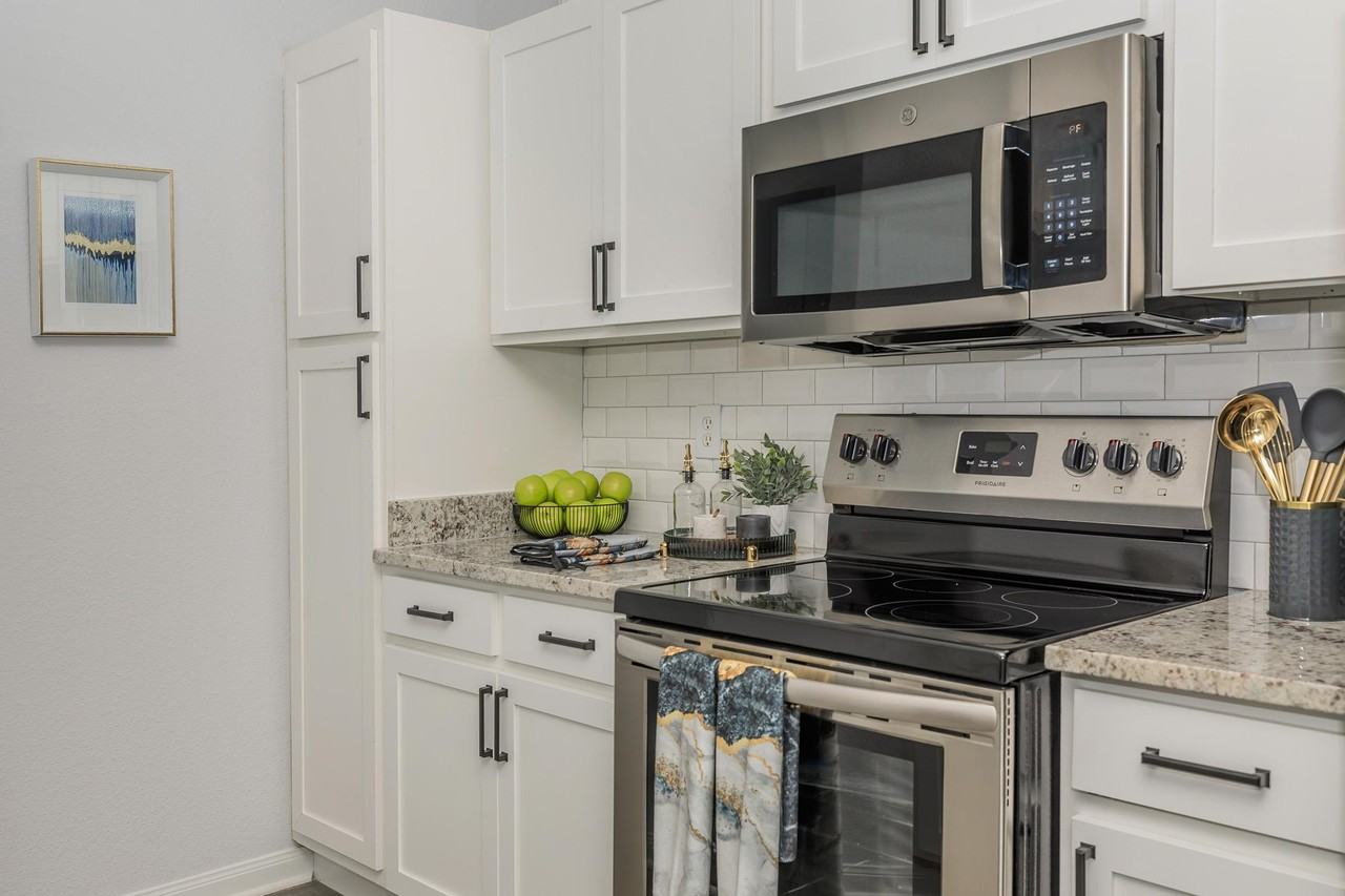 Wildwood Forest Apartments - Photo 5 of 46