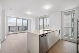 2320 Rue Tupper #2002 - Photo 1 of 1
