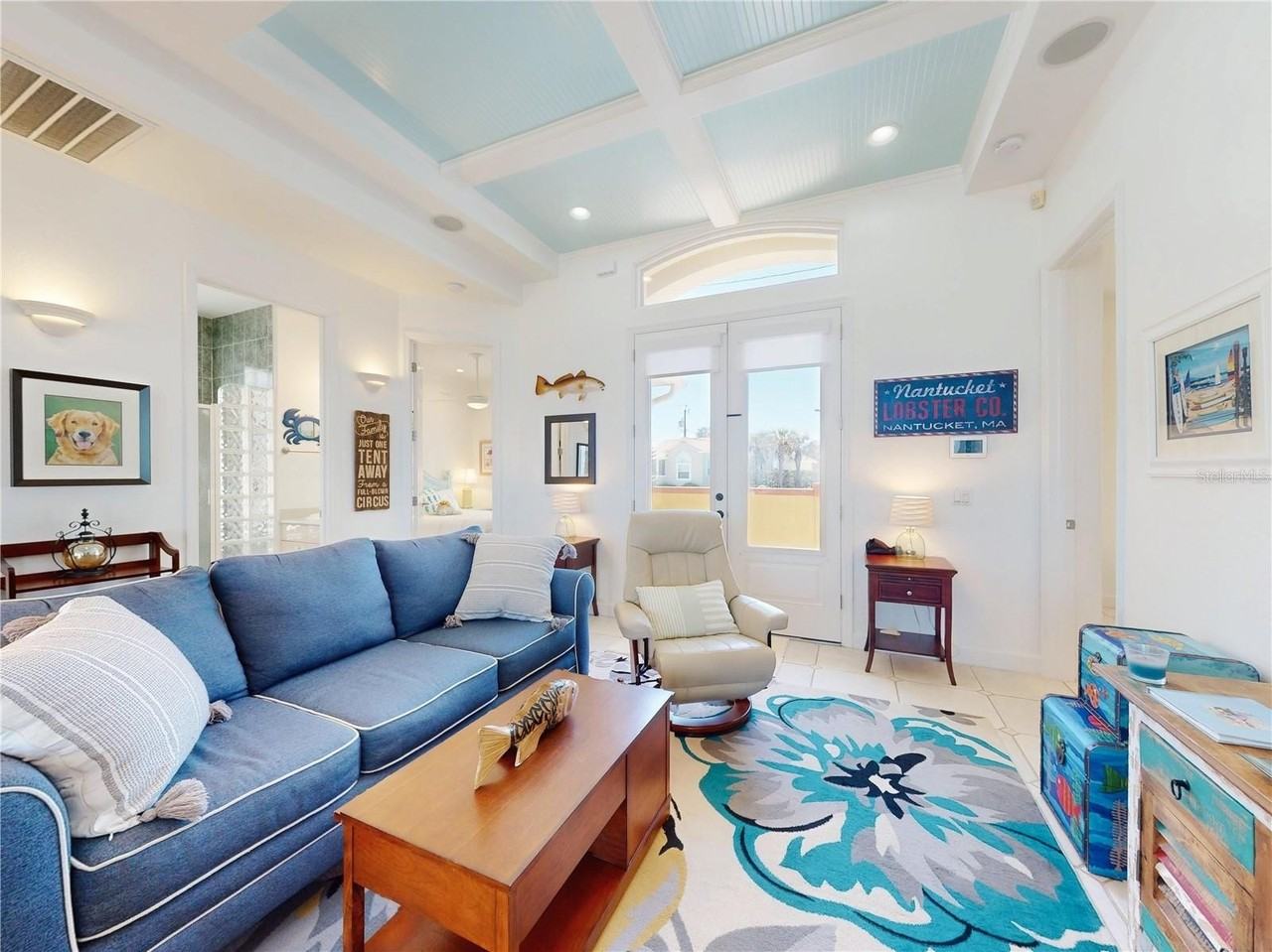 811 N Atlantic Ave - Photo 5 of 23