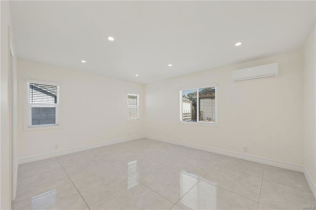 3218 Hempstead Ave - Photo 3 of 8