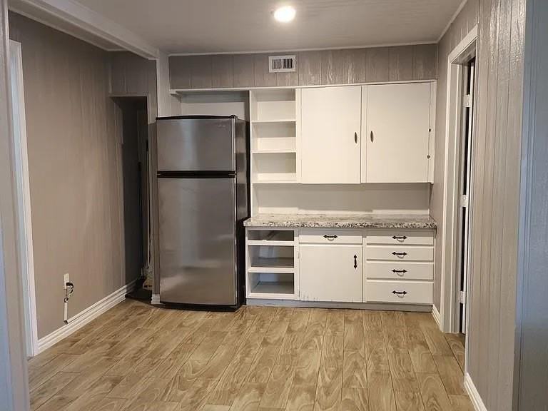 512 Irby Ln - Photo 5 of 23