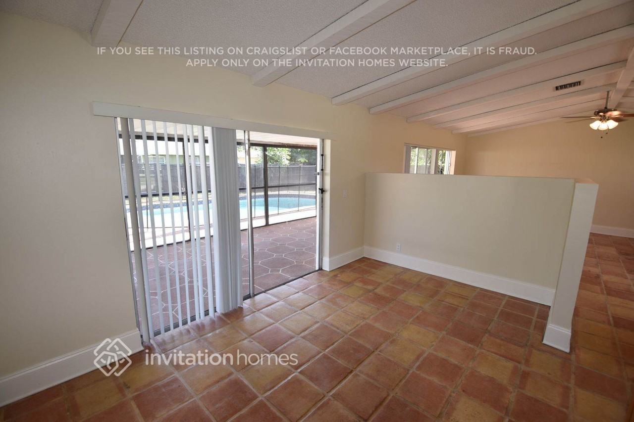 10656 Shady Pond Ln - Photo 2 of 9