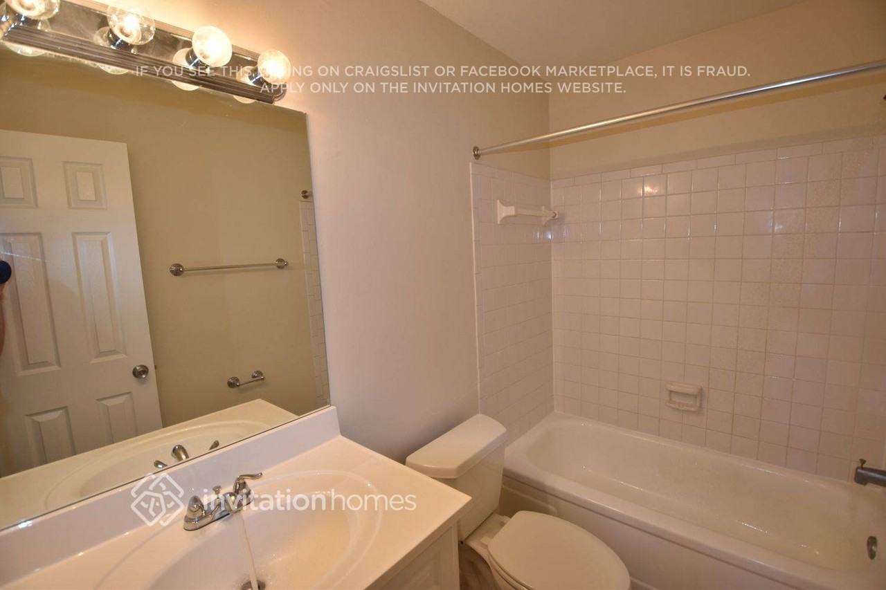 10656 Shady Pond Ln - Photo 6 of 9