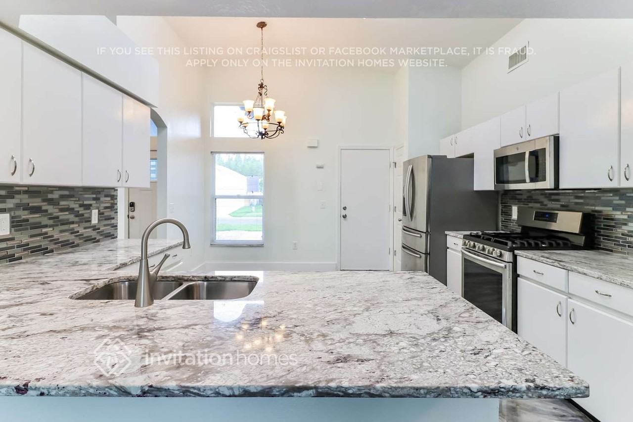 30725 Wrencrest Dr - Photo 5 of 17