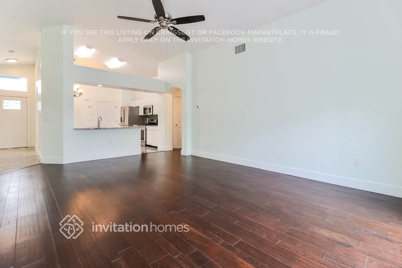 30725 Wrencrest Dr - Photo 7 of 17