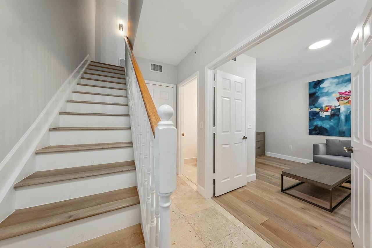 696 Fern Street - Photo 3 of 28