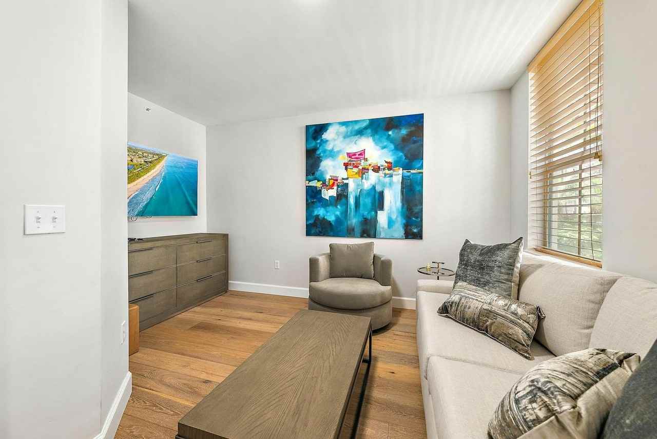 696 Fern Street - Photo 4 of 28