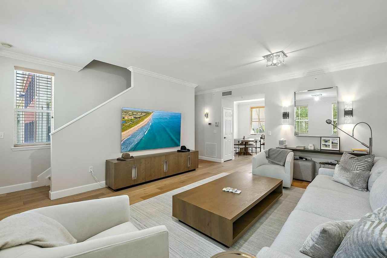 696 Fern Street - Photo 7 of 28