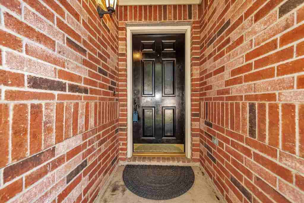 19722 Ringwald Ct - Photo 2 of 41