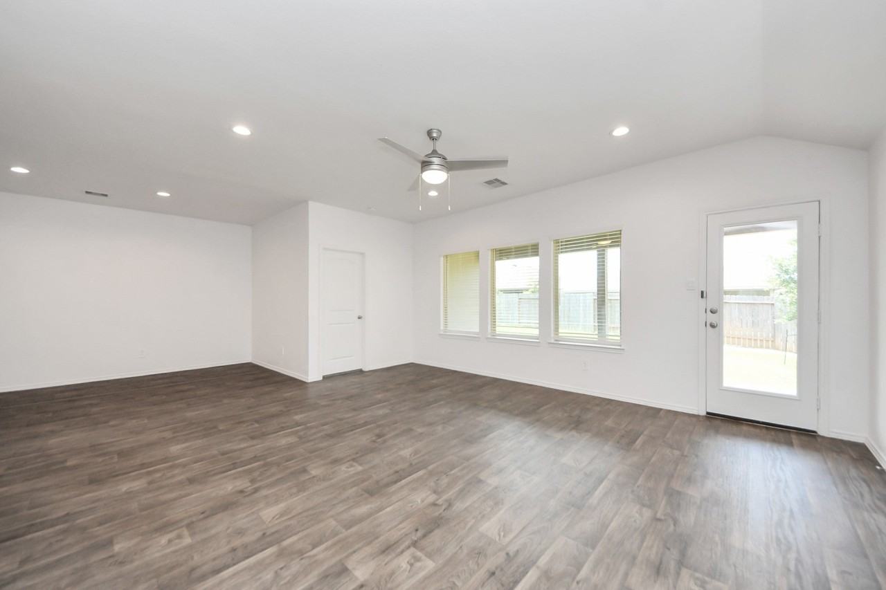 3427 Quiet Gate Ln - Photo 7 of 41