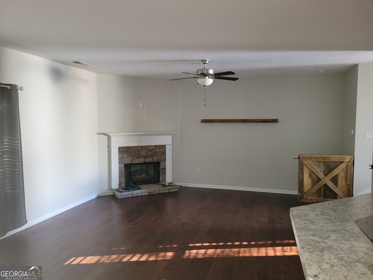 573 Arrowhead Dr - Photo 5 of 22