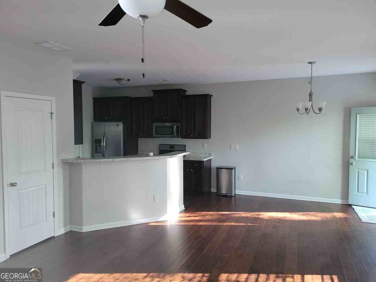 573 Arrowhead Dr - Photo 6 of 22