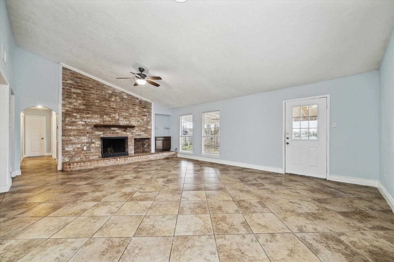 13827 Southline Rd - Photo 3 of 15