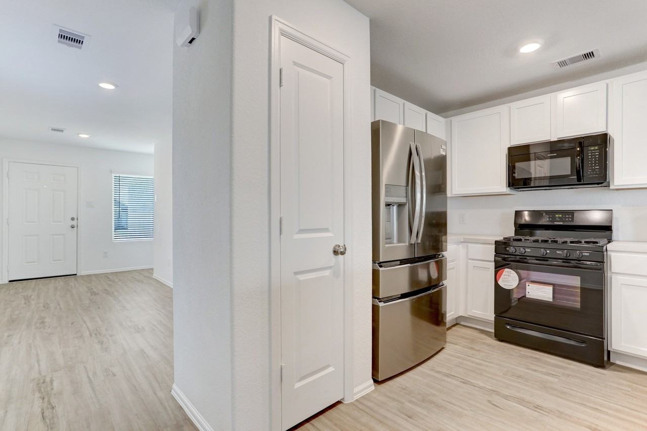 27026 Winward Creek Trl - Photo 7 of 16