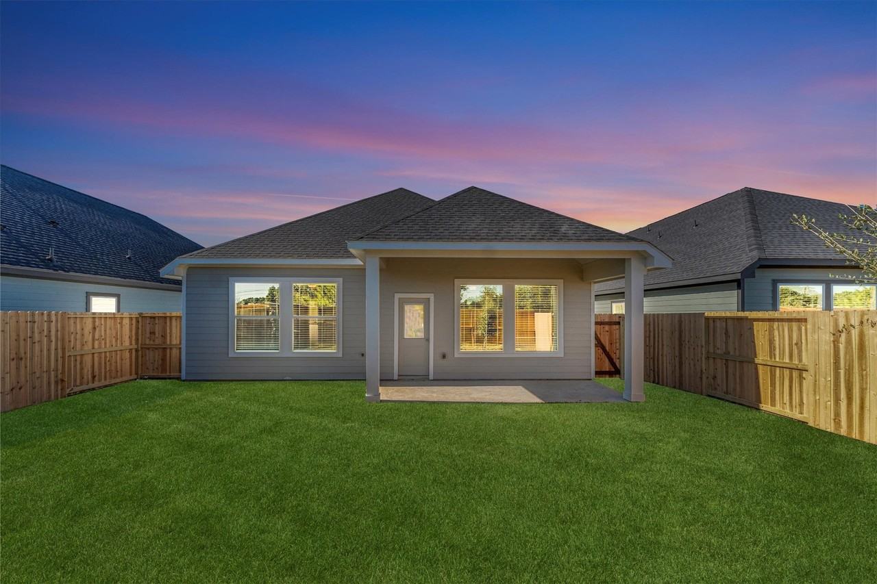 16930 Tulip Row Ln - Photo 2 of 50