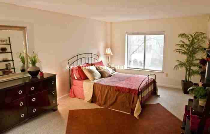 345 Franklin St #302 - Photo 2 of 19