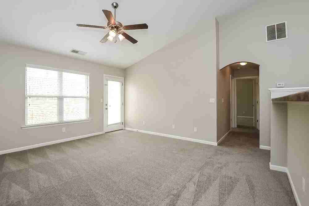 138 Hill Side Way - Photo 3 of 16