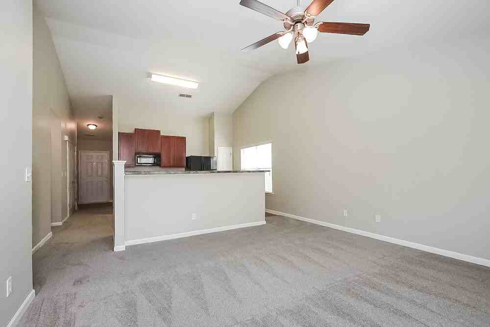 138 Hill Side Way - Photo 5 of 16