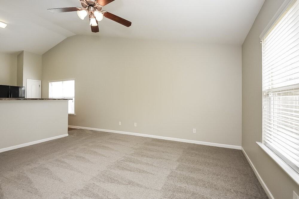 138 Hill Side Way - Photo 6 of 16