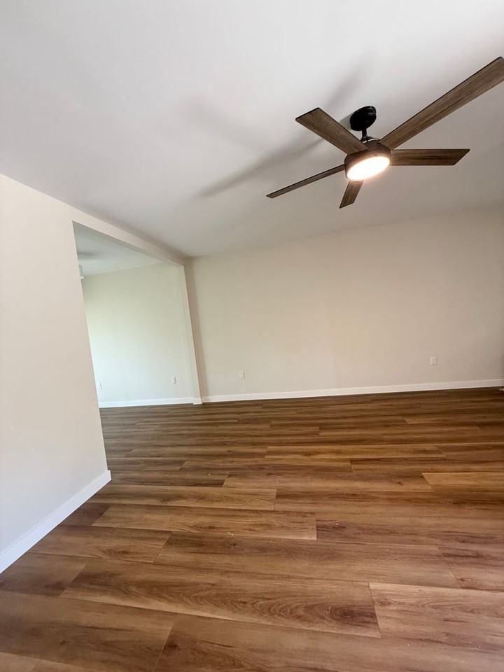 129 Olive St - Photo 3 of 23