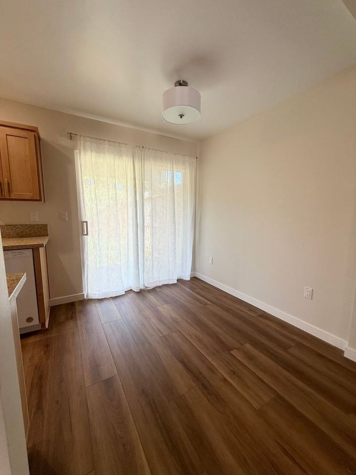 129 Olive St - Photo 5 of 23