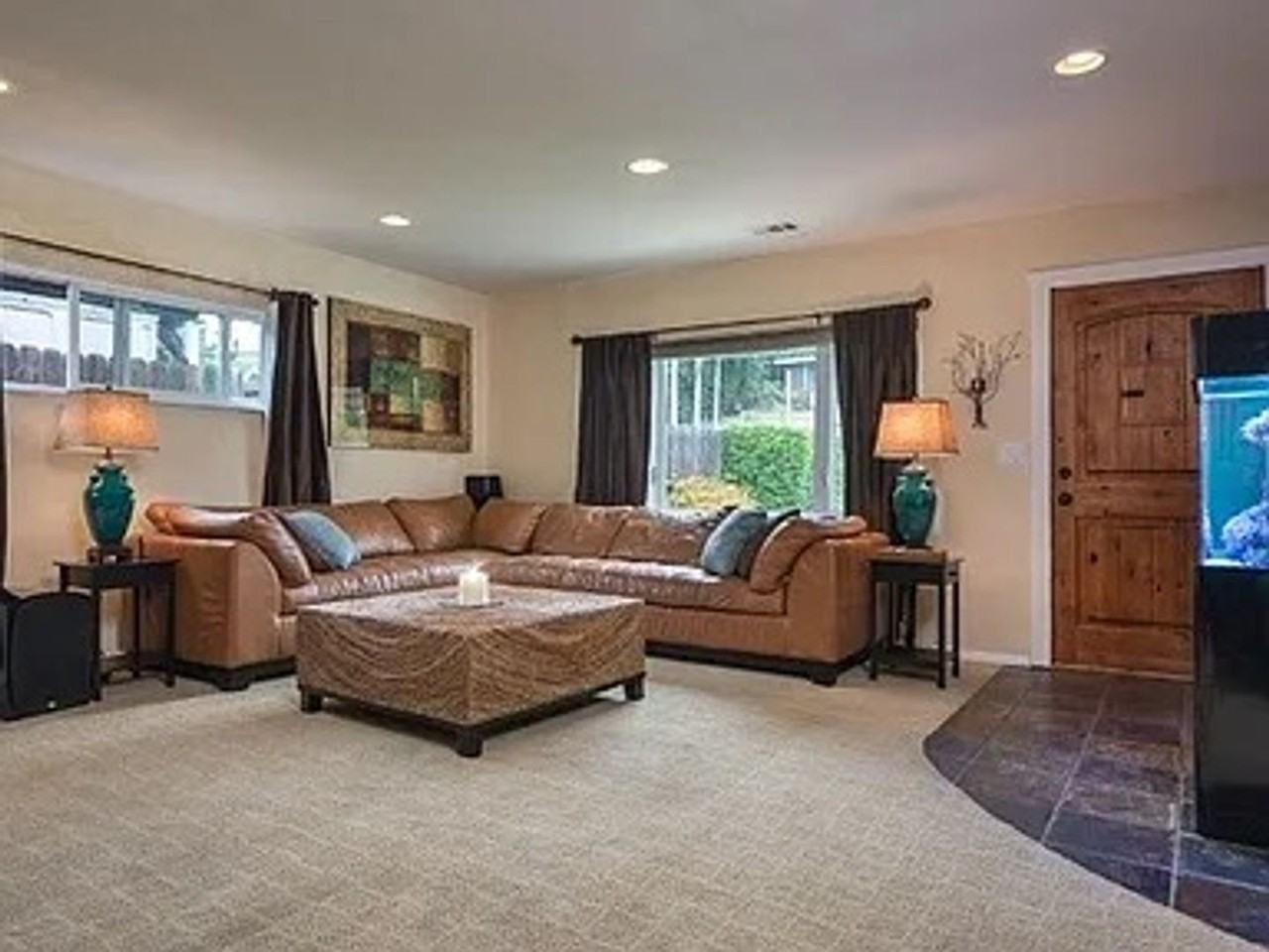 25 Leslie Dr - Photo 2 of 7