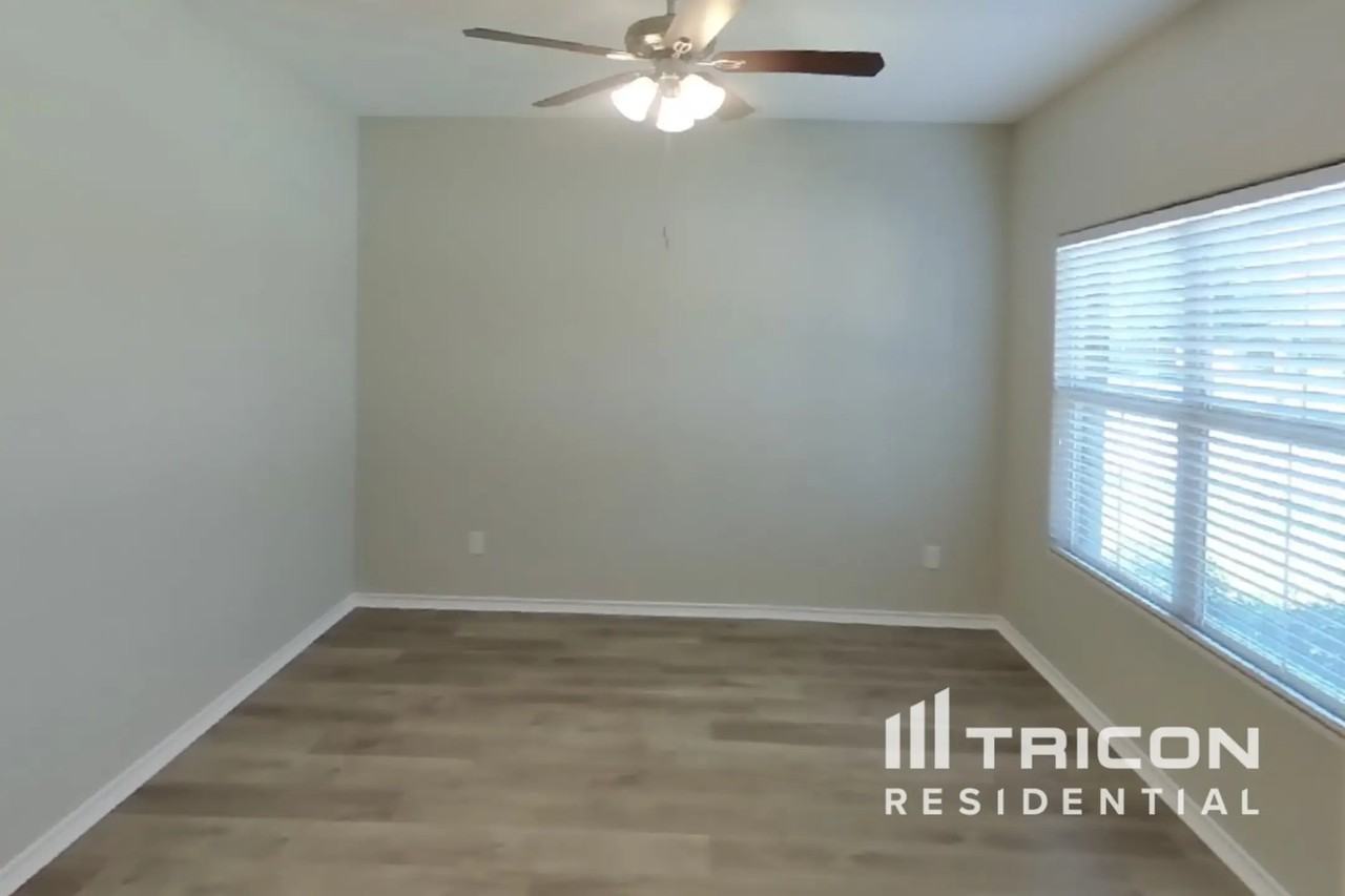 2733 2733 Gains Mill Drive Fort Worth TX - Photo 3 of 20
