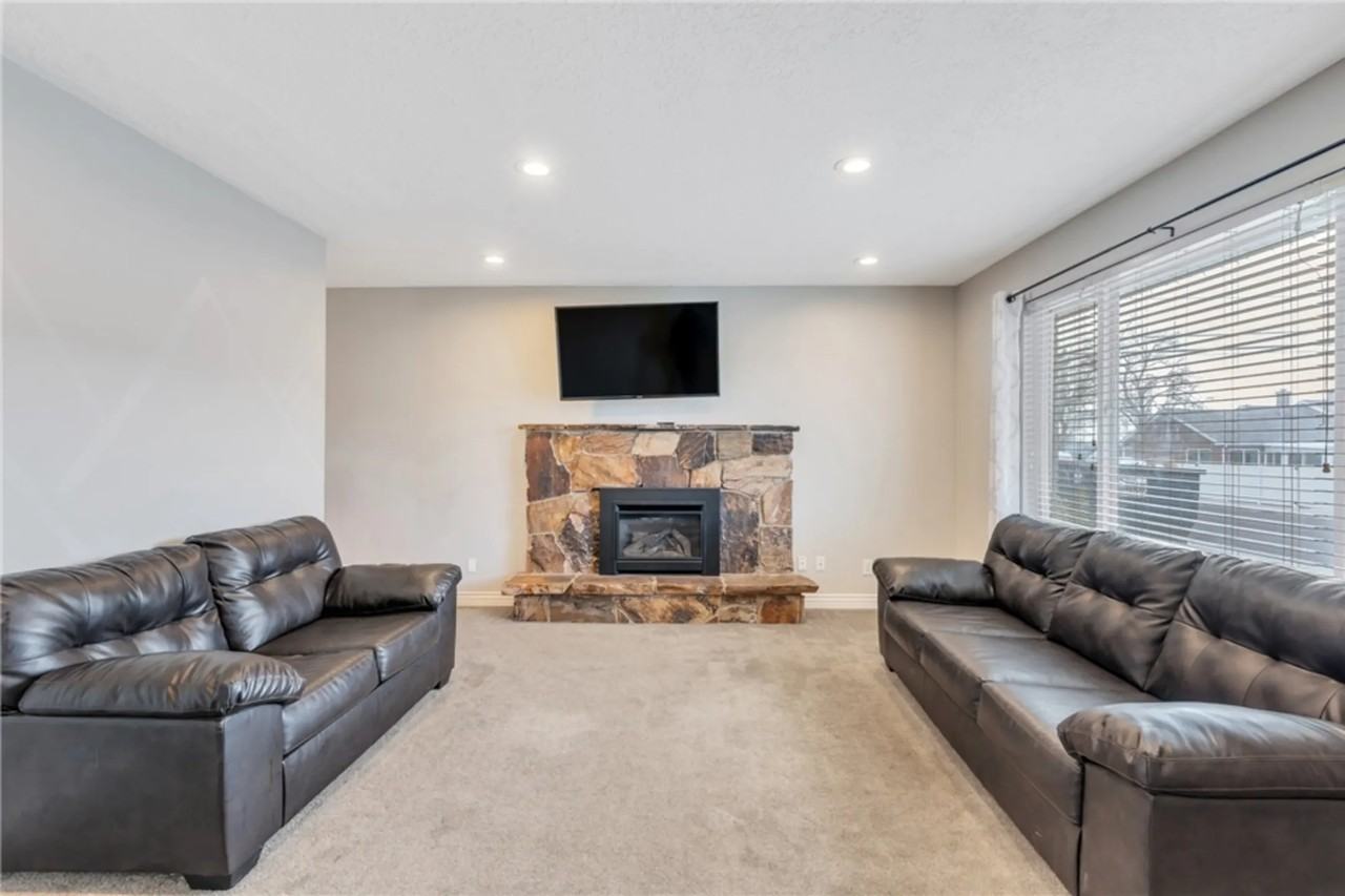 140 N 300 E - Photo 2 of 18