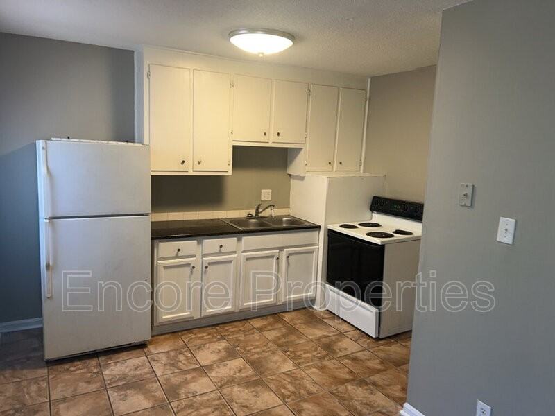1200 N Hyde Park Ave #C - Photo 3 of 8