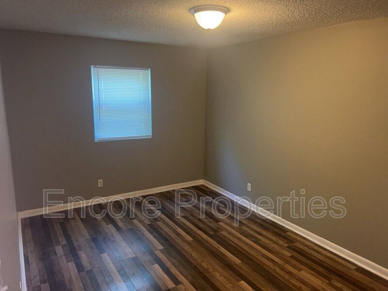 1200 N Hyde Park Ave #C - Photo 5 of 8