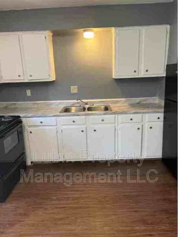 2883 Coach Dr #3 - Photo 3 of 5