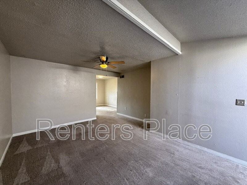 3840 S Rockford Ave #B - Photo 5 of 10
