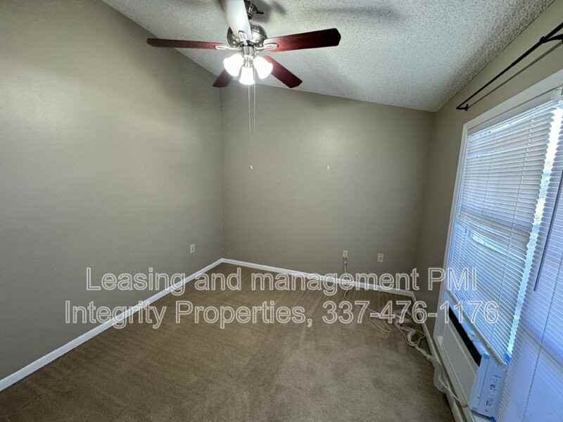 206 Elks Cv #2 - Photo 3 of 9