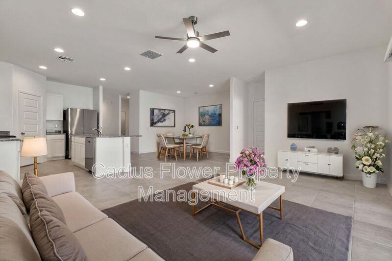 1718 W Sombra Ave - Photo 4 of 46