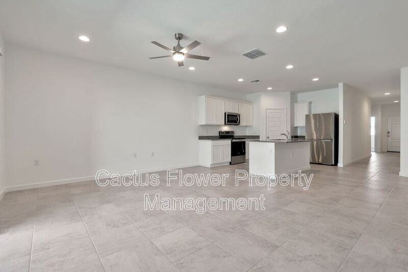 1718 W Sombra Ave - Photo 7 of 46
