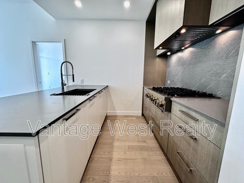N201 - Photo 5 of 39