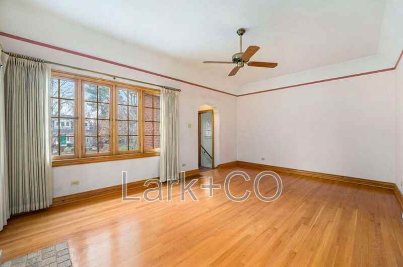 222 Ash St - Photo 3 of 15