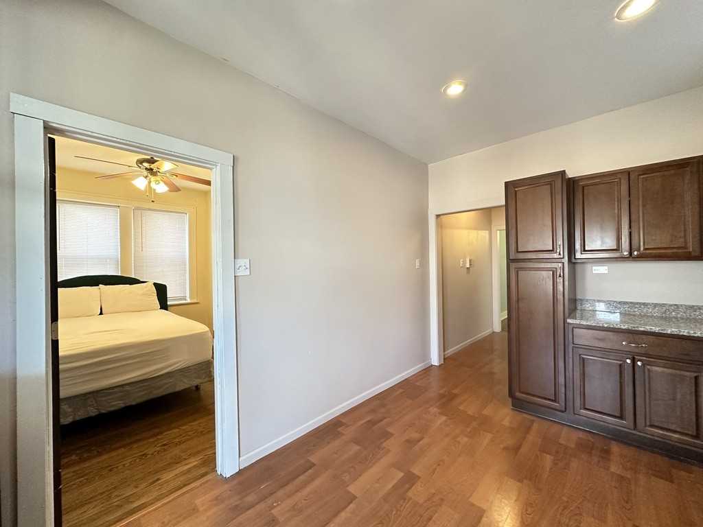 5023 North Ridgeway Avenue #1 - Photo 4 of 21