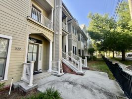 featured image of 529 N Spring St #4