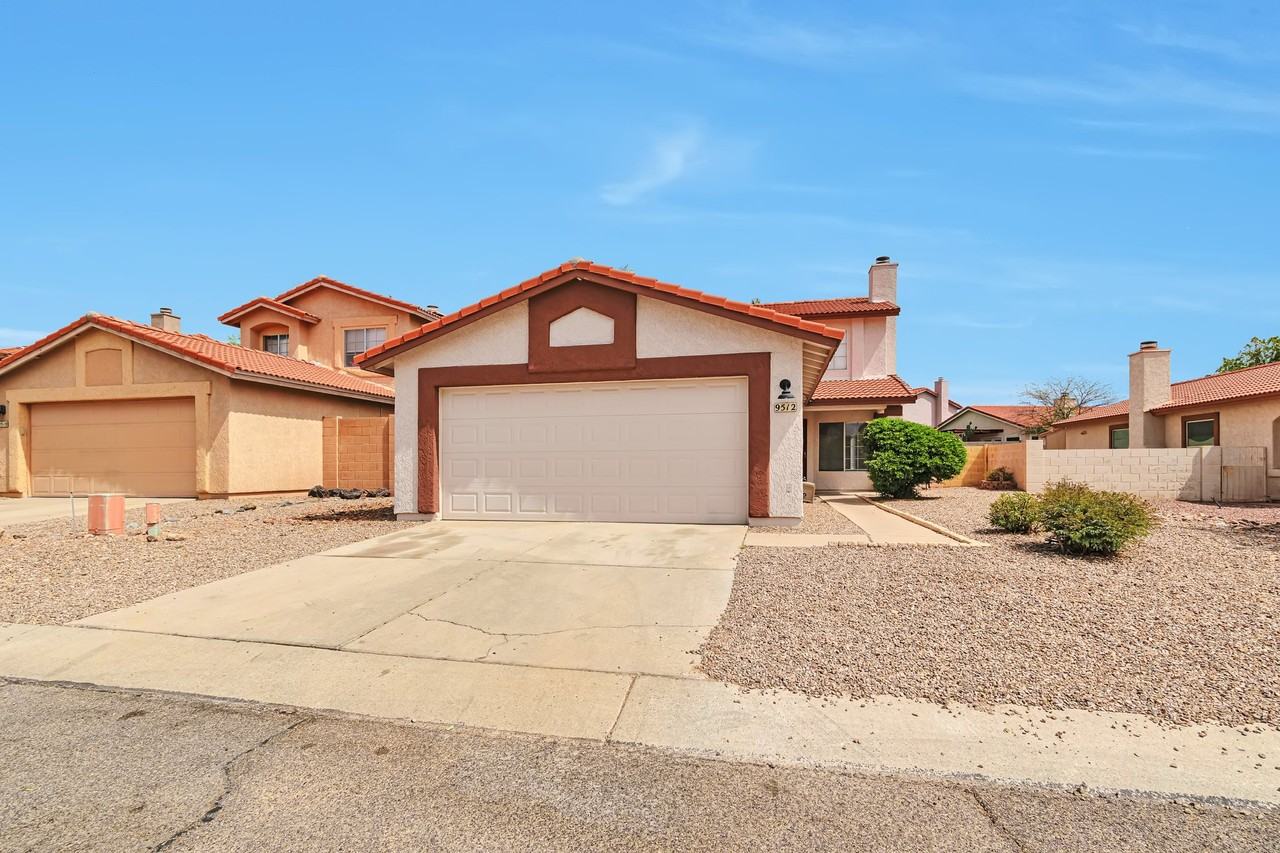 9512 N Albatross Dr - Photo 2 of 27