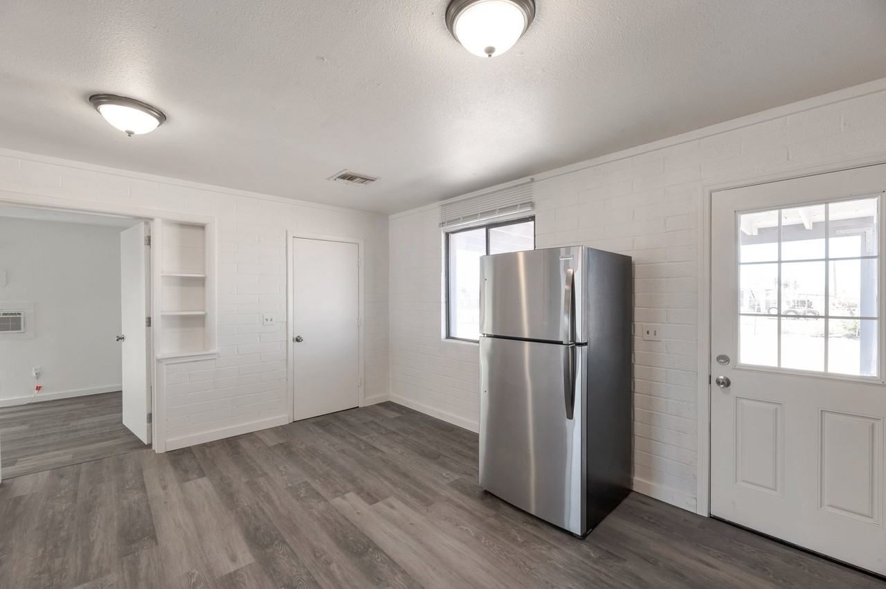 1391 W Tulip Pl - Photo 2 of 15