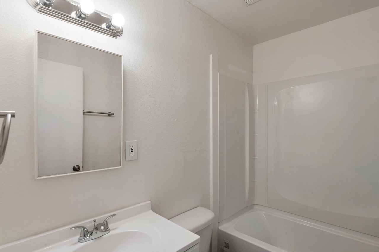 1391 W Tulip Pl - Photo 7 of 17